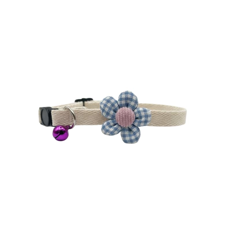 Zgarda caini pisici alba floare 3D clopotel reglabila – PETIVO

